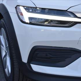 Foto inzerátu Volvo V60 2,0 B4 AWD  Cross Country LED Kamera