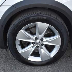 Foto inzerátu Volvo V60 2,0 B4 AWD  Cross Country LED Kamera