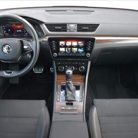 Foto inzerátu Škoda Superb 2,0 TDi  DSG 4x4 147KW SCOUT