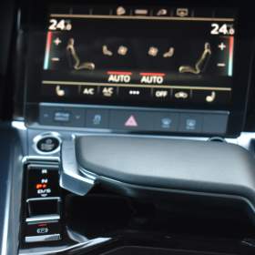 Foto inzerátu Audi e-tron 55  300KW S-Line Panorama