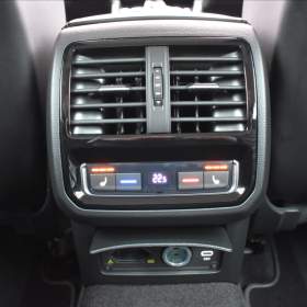 Foto inzerátu Volkswagen Passat 2,0 TSi  DSG R-Line Webasto IQ Light