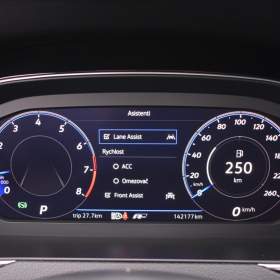 Foto inzerátu Volkswagen Passat 2,0 TSi  DSG R-Line Webasto IQ Light