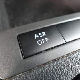 Foto inzerátu Volkswagen Caddy 2,0 TDi L1H1 SERVISKA