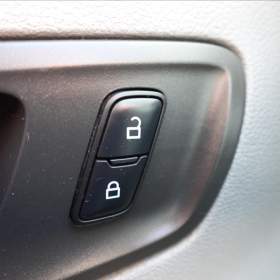 Foto inzerátu Ford Transit 2,0 TDCI  L3H2 8MÍST BUS KLIMA