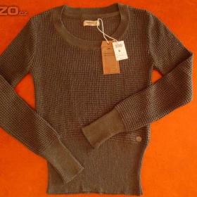 Fotka k inzerátu Svetr / 18410722