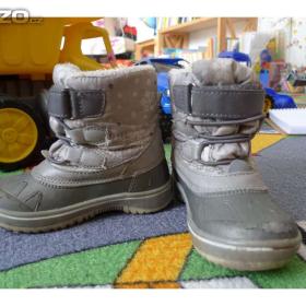 Fotka k inzerátu Zimní boty+gumáky / 18137583