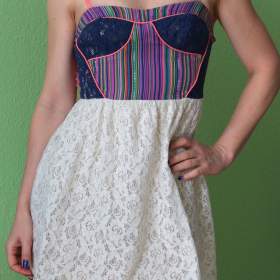 Fotka k inzerátu Dámské- dívčí šaty s krajkou, XS- S / 14198381