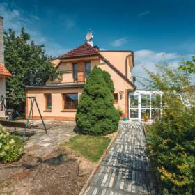 Prodej, Rodinný dům, 200 m2 / 19127323