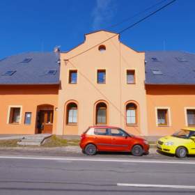 Prodej, Rodinný dům, 525 m2 / 19369704