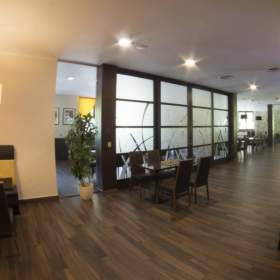 Pronájem, restaurace, 655 m2 / 19536194