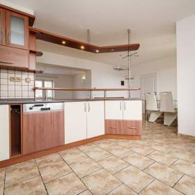 Pronájem, byt 3+kk, 90 m2 / 19578037