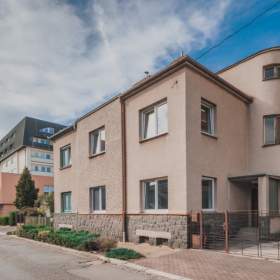 Prodej, Rodinný dům, 250 m2 / 19579169