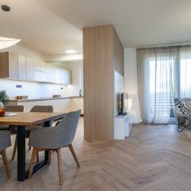 Foto inzerátu Pronájem, Rodinný dům, 242 m2