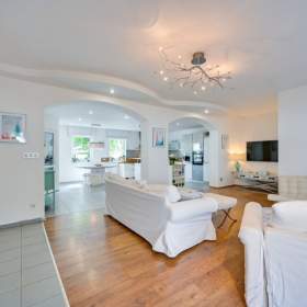 Foto inzerátu Pronájem, Rodinný dům, 204 m2