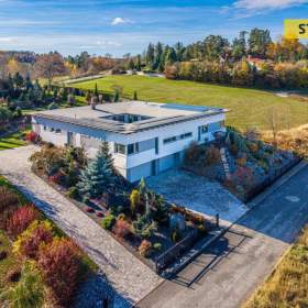 Prodej, Rodinný dům, 440 m2 / 19635735