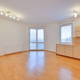 Prodej, byt 3+kk, 75 m2 / 19650155