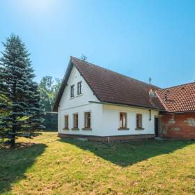 Prodej, Rodinný dům, 272 m2 / 19880036