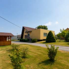Prodej, Rodinný dům, 230 m2 / 19892927