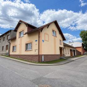 Prodej, Rodinný dům, 280 m2 / 19903260