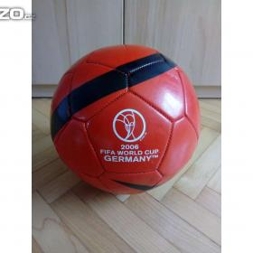 Fotka k inzerátu Prodám nový fotbalový míč Fifa 2006. / 15151174