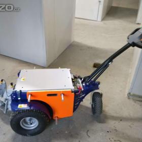 Foto inzerátu M9 Zallys, Elektrický Ručně Vedený Tahač vozíků