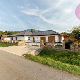 Nadstandartní rodinný dům 5+1 s pozemkem 2421m2, Čeladná / 19183777