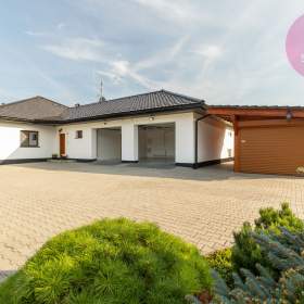 Foto inzerátu Nadstandartní rodinný dům 5+1 s pozemkem 2421m2, Čeladná