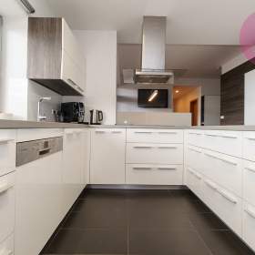 Foto inzerátu Luxusní střešní byt 4 + 1 s terasou, ul. Vítězná, Ostrava - Moravská Ostrava