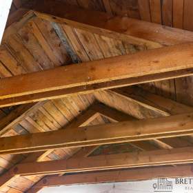 Foto inzerátu Prodej prostorného rodinného domu v Ženklavě – zahrada, garáž, bazén