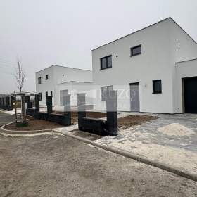 Rodinný dům s garáží a zahradou 760 m2 / 19260859
