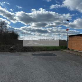 Prodej podílu 1/4 k celku -  stavební pozemek -  Kamýk u Velkých Přílep (4.077 m²) / 19419280