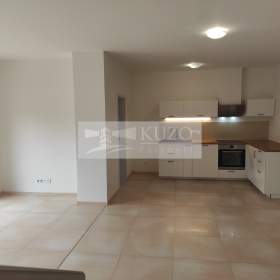 Prodej novostavby bytu 5+kk, 150 m2, parkování, zahrada, Hostivice / 19451036