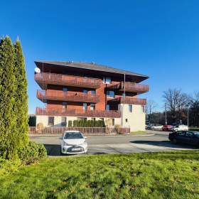 Foto inzerátu Pronájem zařízeného bytu 1+kk s terasou a parkovacím stáním – Čeladná