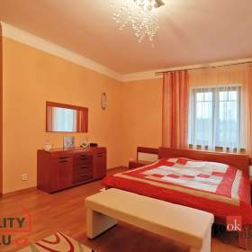 Foto inzerátu Prodej rodinné domy, 550 m² - Nová Role - Mezirolí