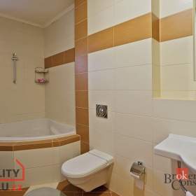 Foto inzerátu Prodej rodinné domy, 550 m² - Nová Role - Mezirolí