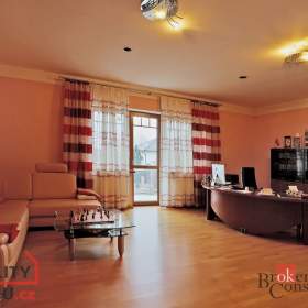 Foto inzerátu Prodej rodinné domy, 550 m² - Nová Role - Mezirolí