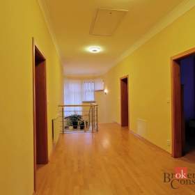 Foto inzerátu Prodej rodinné domy, 550 m² - Nová Role - Mezirolí
