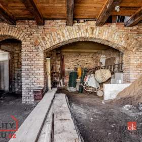 Foto inzerátu Prodej rodinné domy, 395 m2 - Úsobí