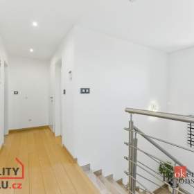 Foto inzerátu Prodej rodinné domy, 146 m² - Praha - Ďáblice