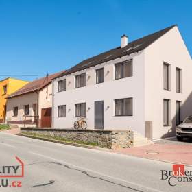 Foto inzerátu Prodej rodinné domy, 240 m² -
