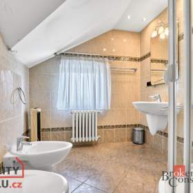 Foto inzerátu Prodej rodinné domy, 388 m² - Karlovy Vary - Tašovice