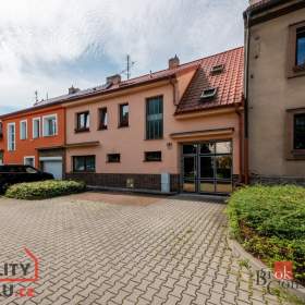 Prodej rodinného domu 260 m2, Plzeň / 19550295