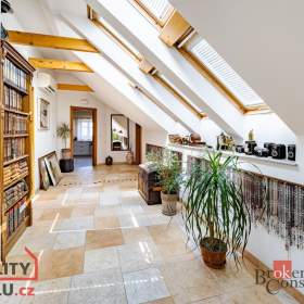 Foto inzerátu Prodej rodinné domy, 370 m² -