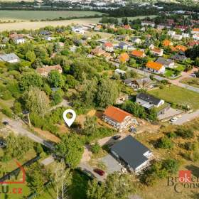 Foto inzerátu Prodej stavebního pozemku 1 241 m², Mníšek pod Brdy