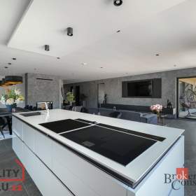 Fotka k inzerátu Prodej rodinného domu 216 m², Úherce / 19613844