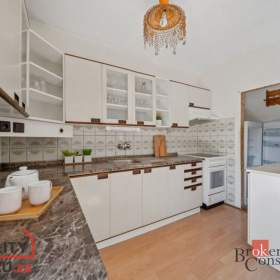 Foto inzerátu Prodej rodinného domu 200 m², Dubenec