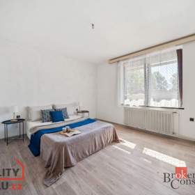 Foto inzerátu Prodej rodinného domu 500 m², Dubenec