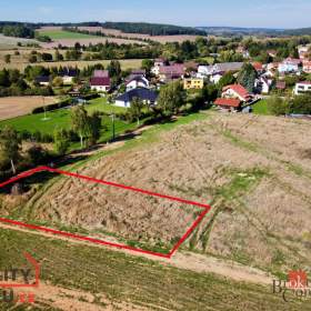 Prodej stavebního pozemku 850 m², Osvračín / 19606425