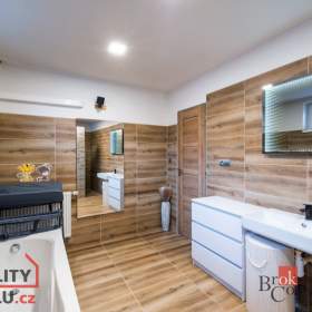 Prodej rodinného domu 386 m², Odrovice / 19606979