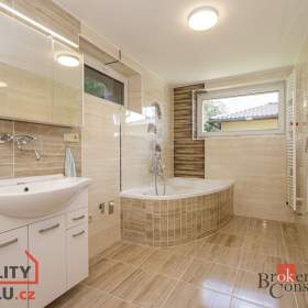 Foto inzerátu Prodej rodinného domu 252 m², Holasovice